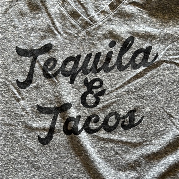 Signorelli Gray V-Neck Graphic Tee - Picture 3 of 3